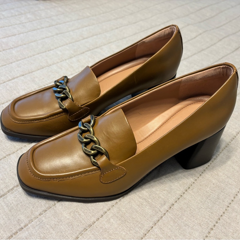 Elegant Brown Loafers with Chain Detail
